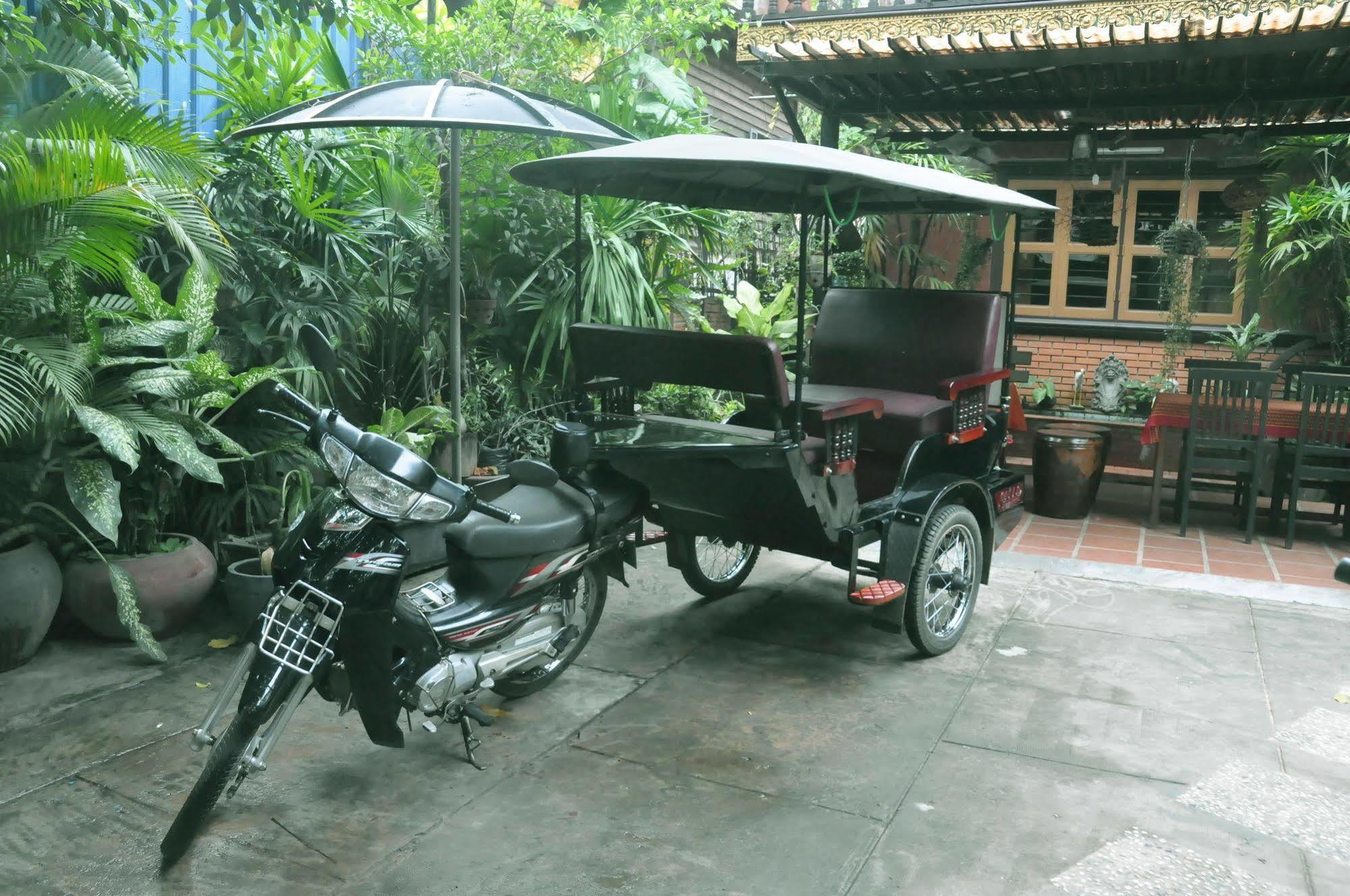Big Lyna Villa Siem Reap Dış mekan fotoğraf